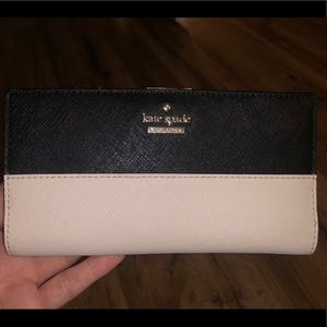 Kate Spade bifold wallet